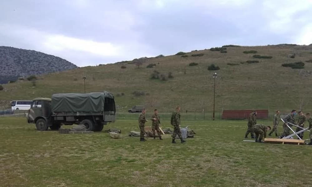 Ο Ελληνικός Στρατός στο πλευρό των σεισμοπαθών της Θεσσαλίας
